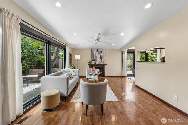 3222 NE 85th Street, Seattle, WA 98115