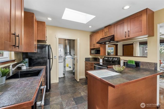 3222 NE 85th Street, Seattle, WA 98115