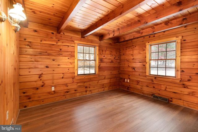 2620 ELLENDALE RD, Dauphin, PA 17018