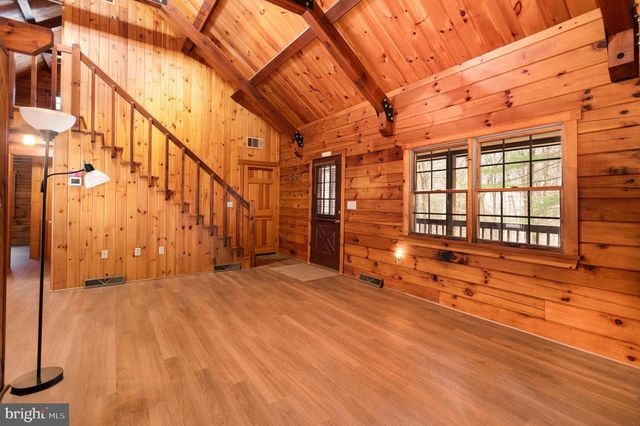 2620 ELLENDALE RD, Dauphin, PA 17018