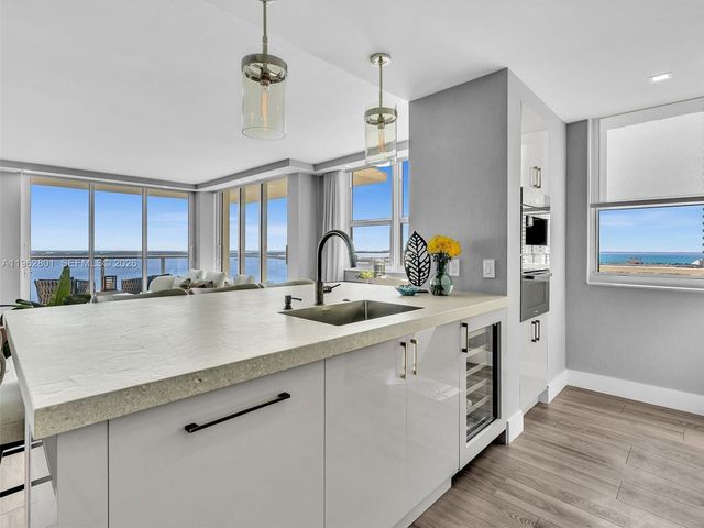 1155 Brickell Bay Dr 2011, Miami, FL 33131