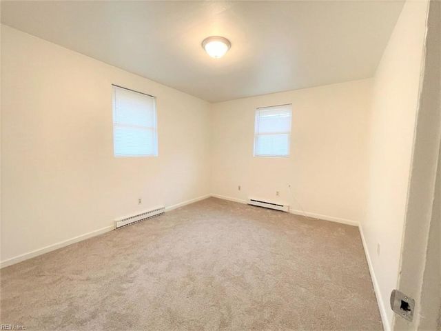 2018 Pond LN, Chesapeake, VA 23324