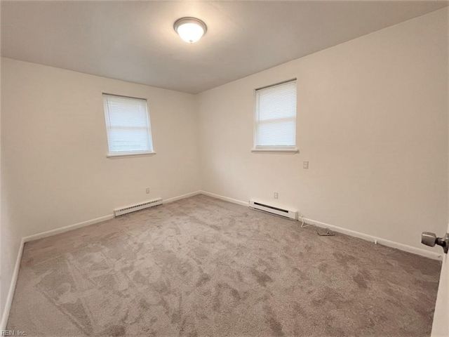 2018 Pond LN, Chesapeake, VA 23324