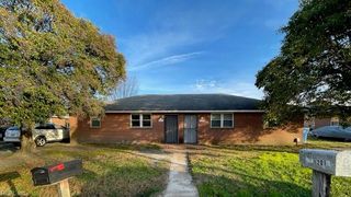 2018 Pond LN, Chesapeake, VA 23324