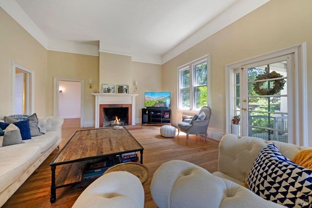 125 Cristo Ln, Santa Rosa, CA 95409