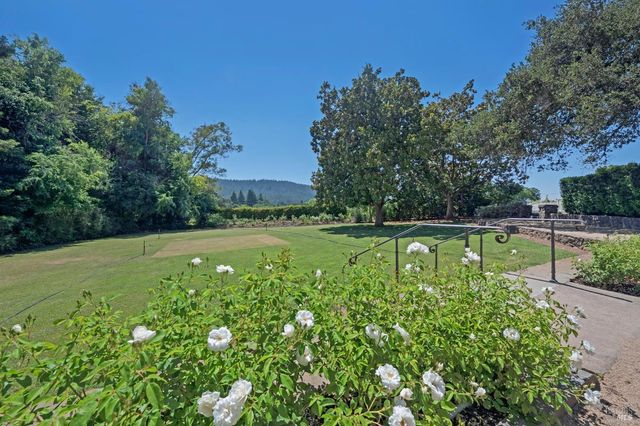 125 Cristo Ln, Santa Rosa, CA 95409