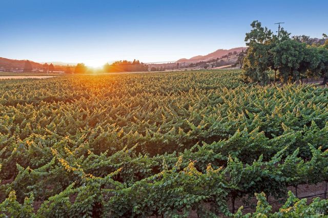 125 Cristo Ln, Santa Rosa, CA 95409