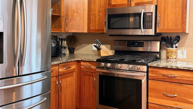 345 Oconnor Road, North Babylon, NY 11703