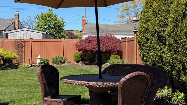 345 Oconnor Road, North Babylon, NY 11703