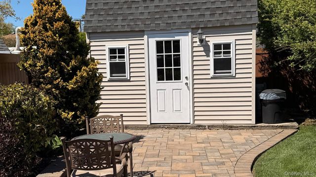 345 Oconnor Road, North Babylon, NY 11703