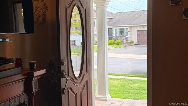 345 Oconnor Road, North Babylon, NY 11703