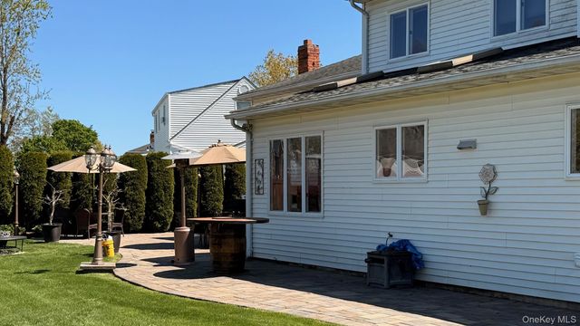 345 Oconnor Road, North Babylon, NY 11703