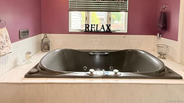 345 Oconnor Road, North Babylon, NY 11703