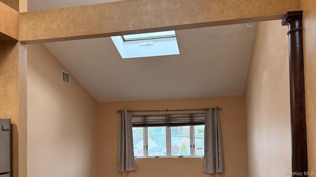 345 Oconnor Road, North Babylon, NY 11703