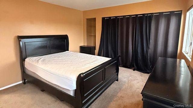 345 Oconnor Road, North Babylon, NY 11703