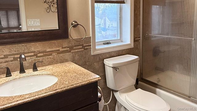 345 Oconnor Road, North Babylon, NY 11703