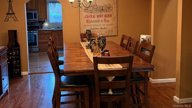 345 Oconnor Road, North Babylon, NY 11703