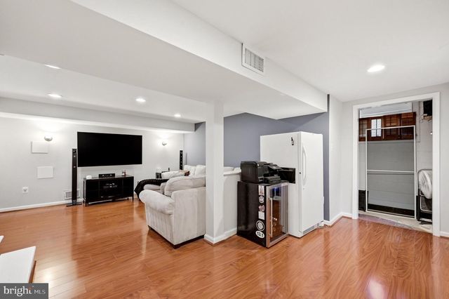 1825 DALMATION DR, Mclean, VA 22101