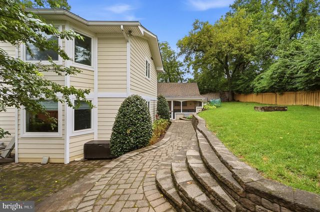 1825 DALMATION DR, Mclean, VA 22101