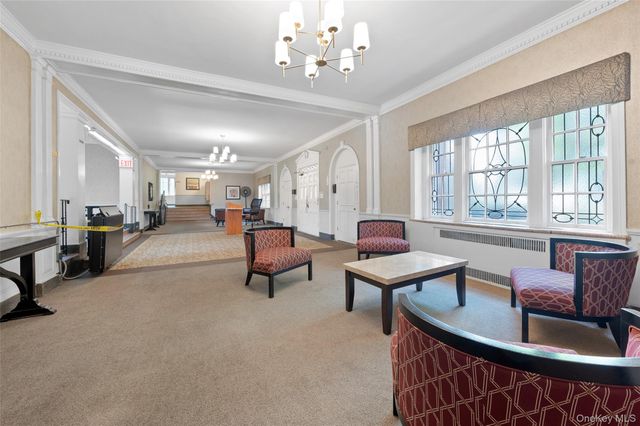 8449 168th Street 2U, Jamaica Estates, NY 11432