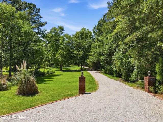516 Long Point Road, Chocowinity, NC 27817