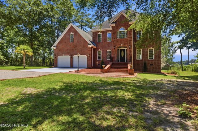 516 Long Point Road, Chocowinity, NC 27817