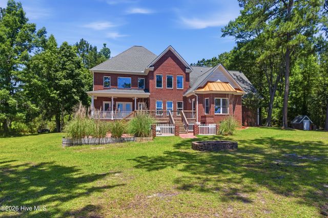 516 Long Point Road, Chocowinity, NC 27817