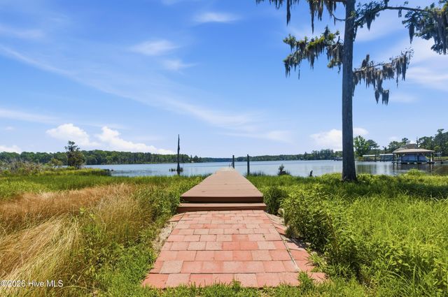 516 Long Point Road, Chocowinity, NC 27817