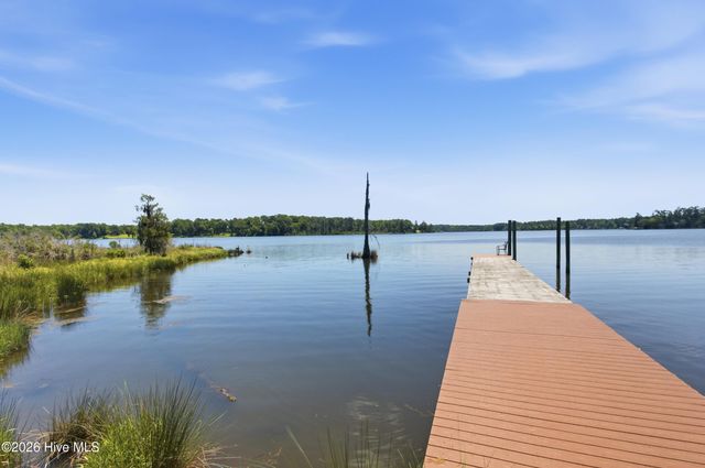 516 Long Point Road, Chocowinity, NC 27817