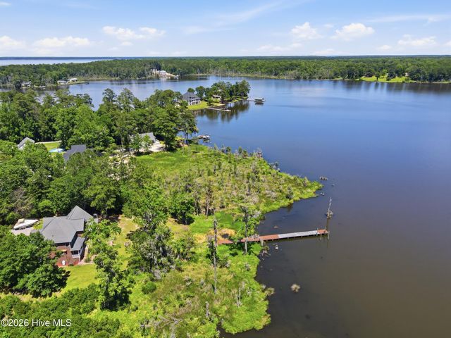 516 Long Point Road, Chocowinity, NC 27817