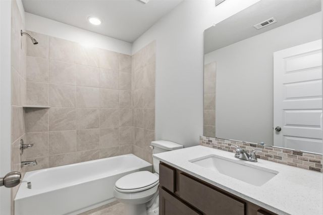 8915 Forest Side Drive, Missouri City, TX 77459