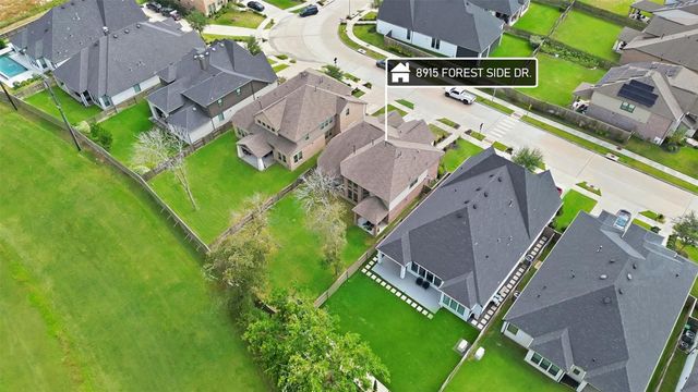 8915 Forest Side Drive, Missouri City, TX 77459