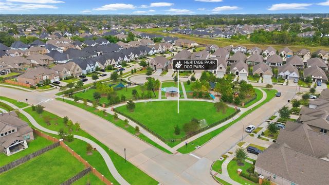 8915 Forest Side Drive, Missouri City, TX 77459