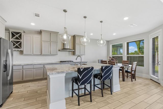 8915 Forest Side Drive, Missouri City, TX 77459