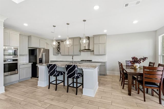 8915 Forest Side Drive, Missouri City, TX 77459