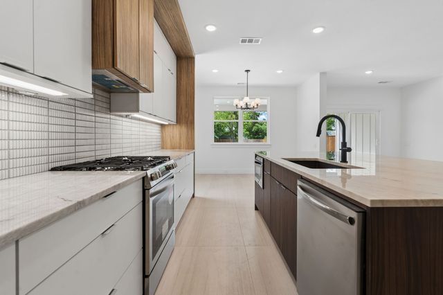 416 S Elm Street, Sherman, TX 75090