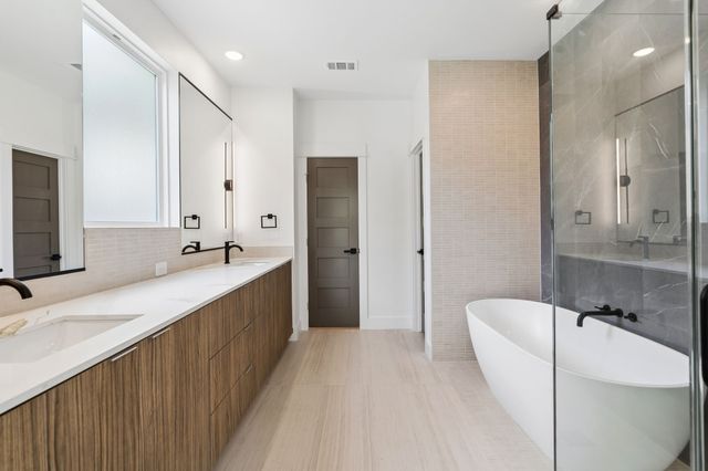 416 S Elm Street, Sherman, TX 75090