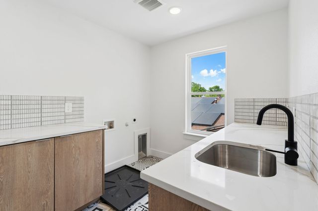 416 S Elm Street, Sherman, TX 75090