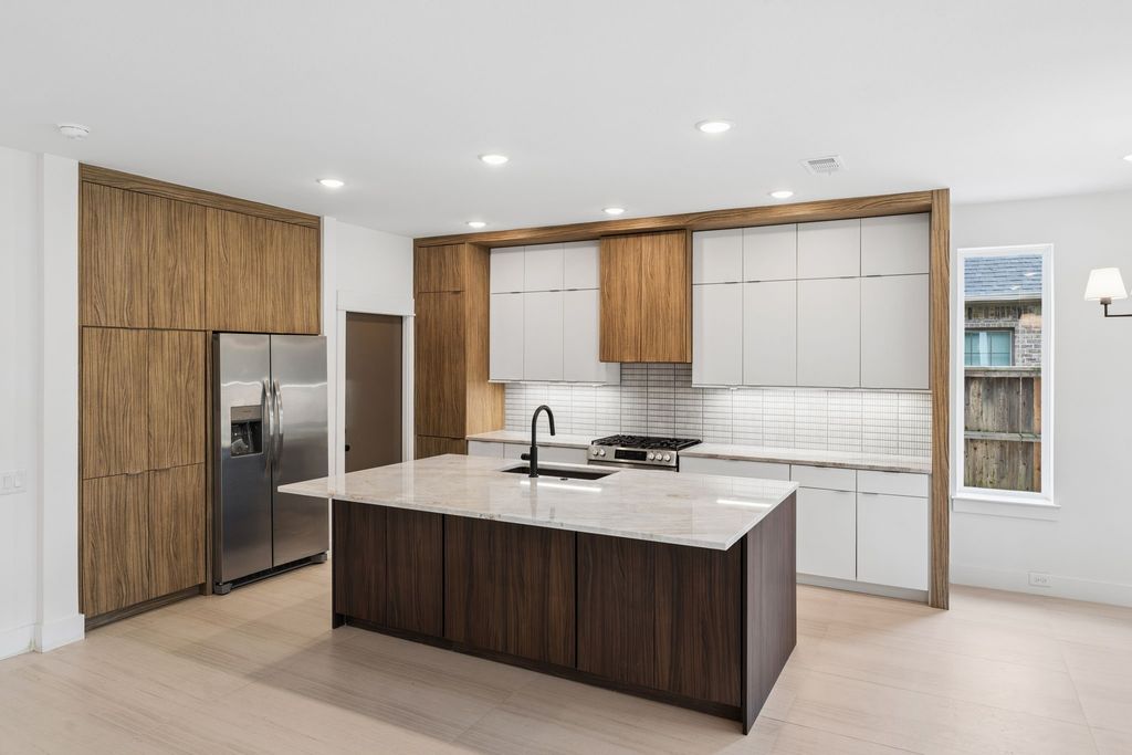 416 S Elm Street, Sherman, TX 75090