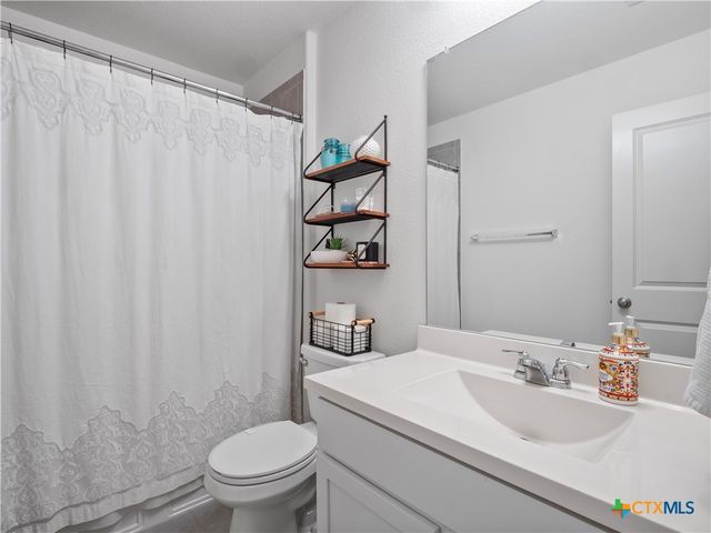 109 Comet Drive 3J, Jarrell, TX 76537