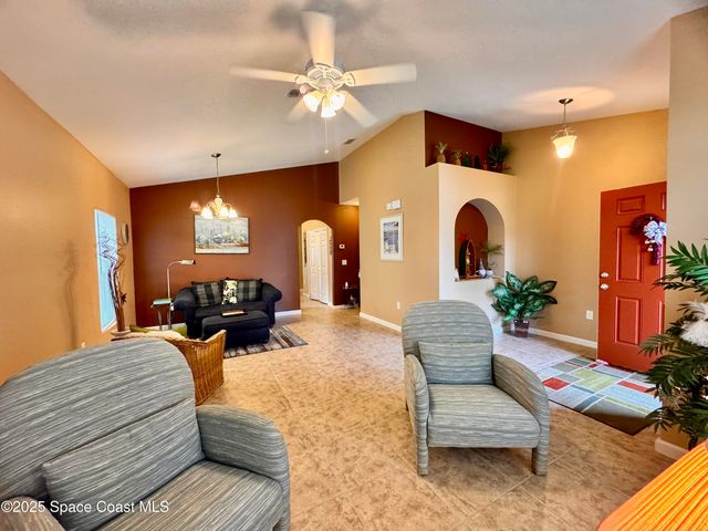 217 Briarcliff Circle, Sebastian, FL 32958