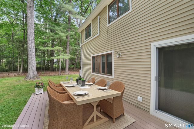 2 Cricket Lane, Simsbury, CT 06070