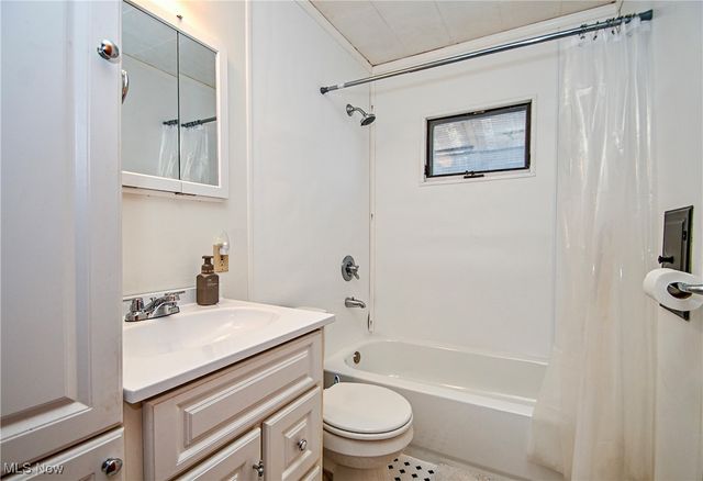 1199 Iona Avenue, Akron, OH 44314