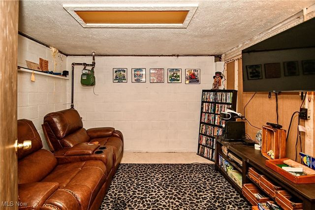 1199 Iona Avenue, Akron, OH 44314