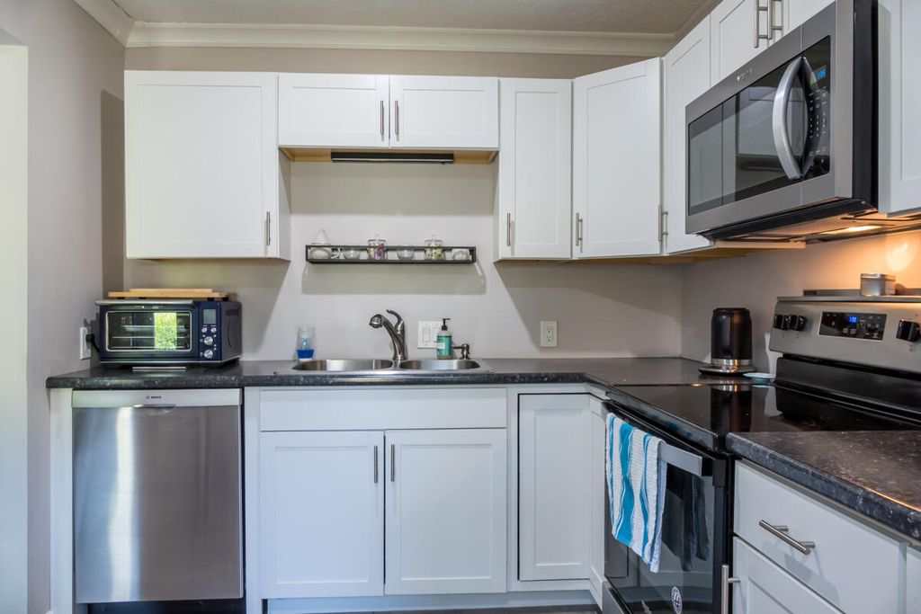 46 Broadview Avenue 46, Auburn, ME 04210 — photo 5