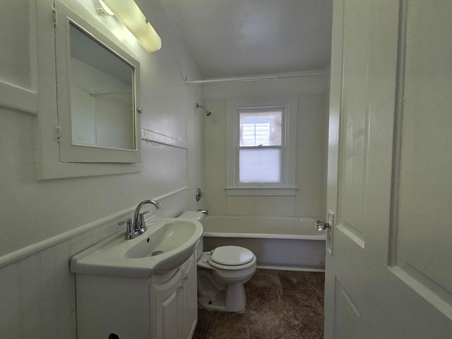 1608 E 12th Street, Davenport, IA 52803