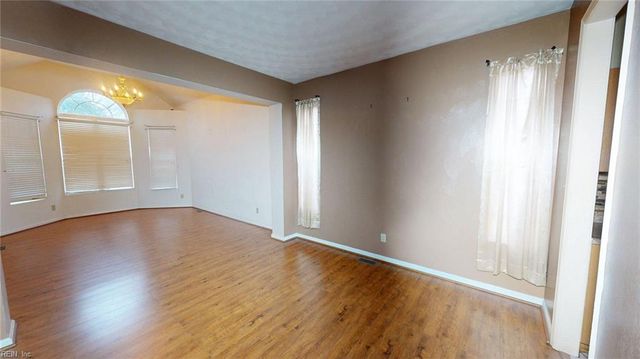 605 County ST, Suffolk, VA 23434