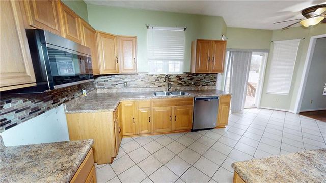 605 County ST, Suffolk, VA 23434