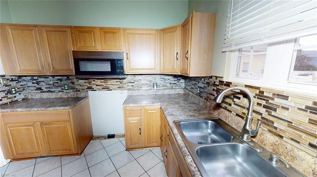 605 County ST, Suffolk, VA 23434