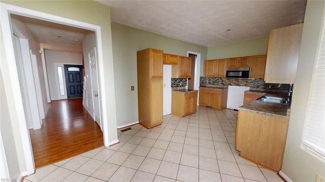 605 County ST, Suffolk, VA 23434